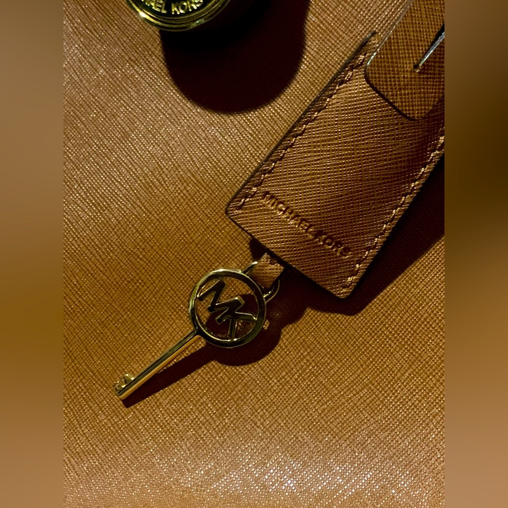 Micheal Kors Hamilton tote BRAND NEW